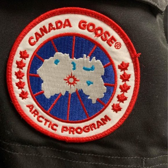 Men Expedition Parka Canada Goose size S - Picture 5 of 7